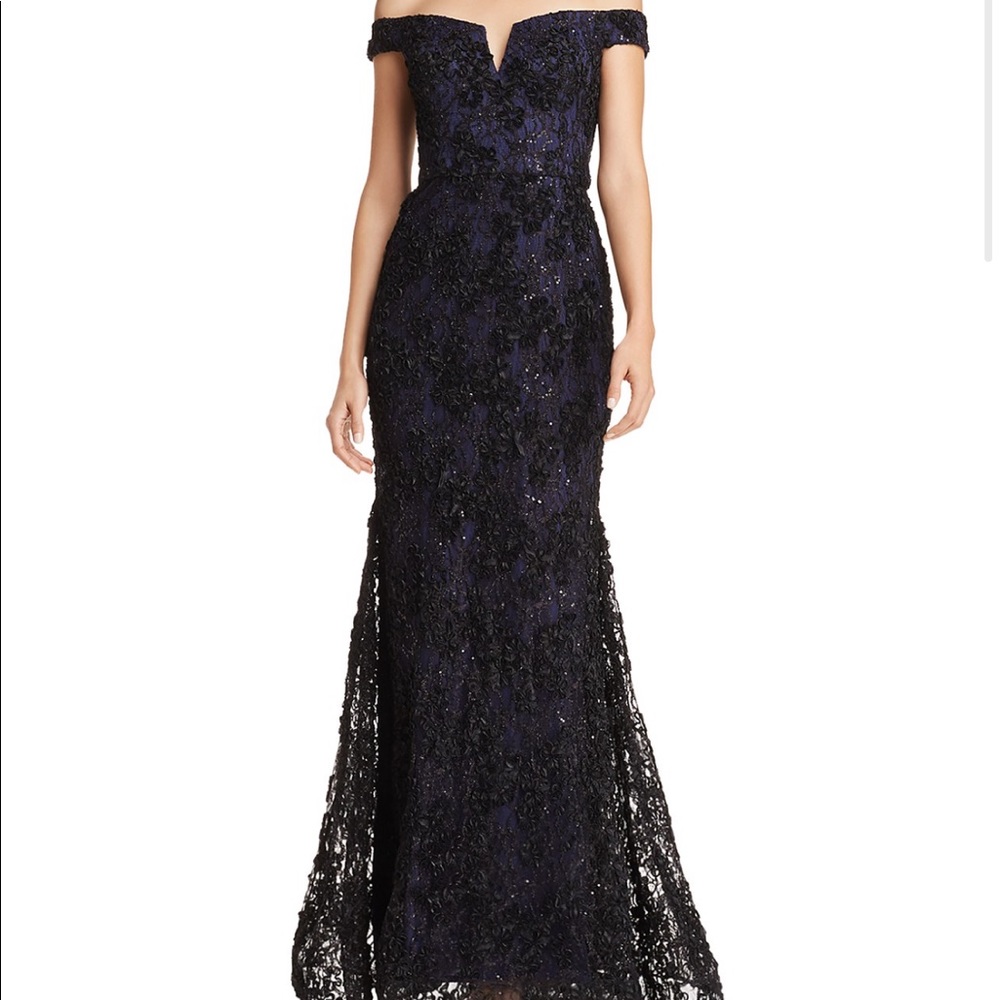 Off the shoulder embellish lace navy blue gown
